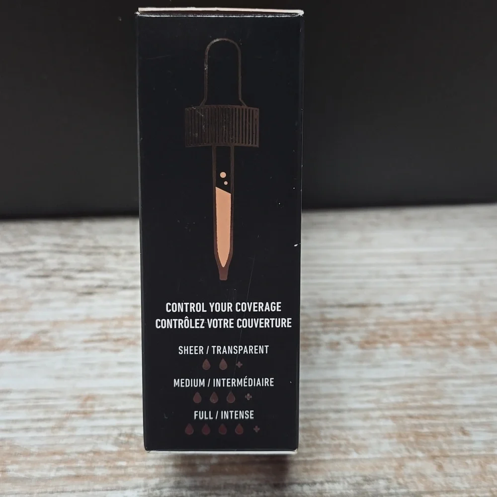 NYX Total Control Pro Foundation - Light
